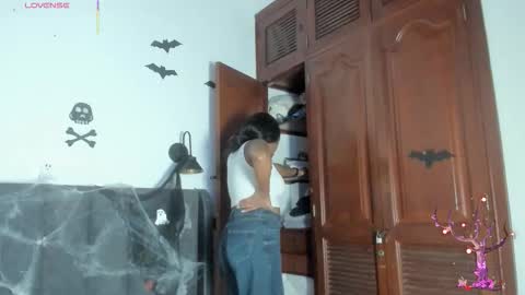 Laura online show from 10-26-25, 07:53