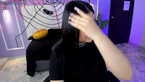 Martina  online show from 10-29-25, 08:10