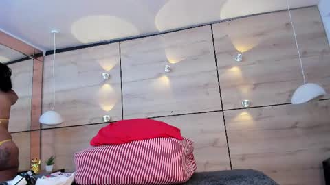 martina touss  online show from 06-25-26, 01:04