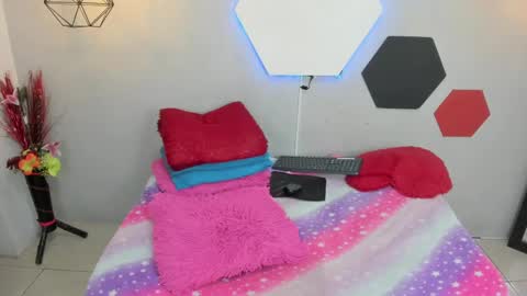 Snapshot of martinaclark chatting on 12-24-24, 11:49 Martina online show from 12-24-24, 11:49