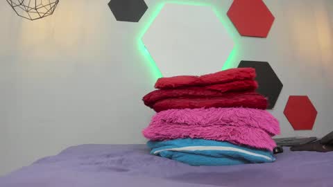 Snapshot of martinaclark chatting on 01-01-25, 01:05 Martina online show from 01-01-25, 01:05