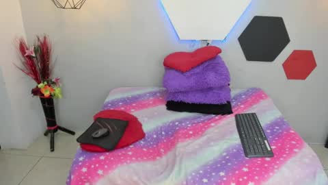 Snapshot of martinaclark chatting on 01-06-25, 07:31 Martina online show from 01-06-25, 07:31