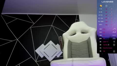 Snapshot of martinaclark chatting on 01-09-25, 09:37 Martina online show from 01-09-25, 09:37