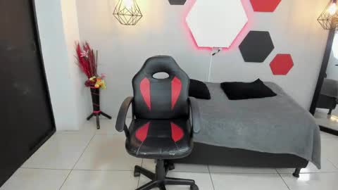 Snapshot of martinaclark chatting on 02-24-25, 03:55 Martina online show from 02-24-25, 03:55