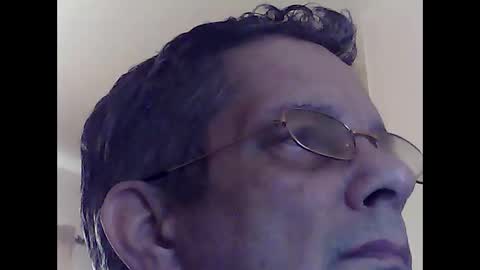 Snapshot of martylv702 chatting on 06-03-26, 02:25 marty online show from 06-03-26, 02:25