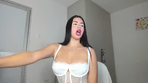 Snapshot of mary_iveet chatting on 07-29-26, 08:29 MARY model independient online show from 07-29-26, 08:29