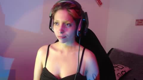 Snapshot of mary_janness chatting on 11-06-25, 10:54 100 online show from 11-06-25, 10:54