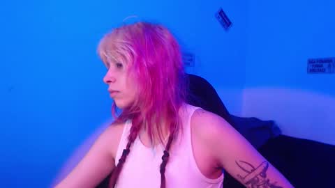 Snapshot of mary_janness chatting on 11-19-25, 07:30 100 online show from 11-19-25, 07:30