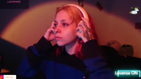 Snapshot of mary_janness chatting on 12-03-25, 10:13 100 online show from 12-03-25, 10:13