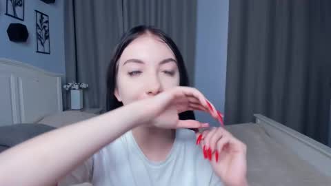 Snapshot of mary_loky chatting on 12-15-25, 10:08 Mary online show from 12-15-25, 10:08