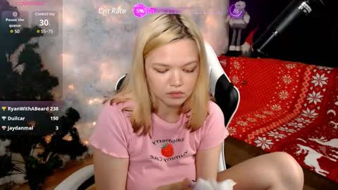 Snapshot of mary_lunar chatting on 12-11-24, 09:01 Mary online show from 12-11-24, 09:01