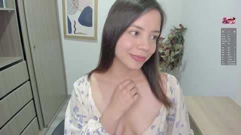 Snapshot of mary_mae chatting on 01-18-25, 12:35 Girl of your dreams online show from 01-18-25, 12:35