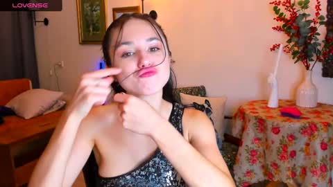Snapshot of mary_marlow chatting on 01-19-25, 01:21 Mary online show from 01-19-25, 01:21