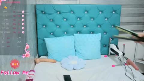 Snapshot of mary_mood_ chatting on 07-09-26, 10:41 Mary Moon online show from 07-09-26, 10:41