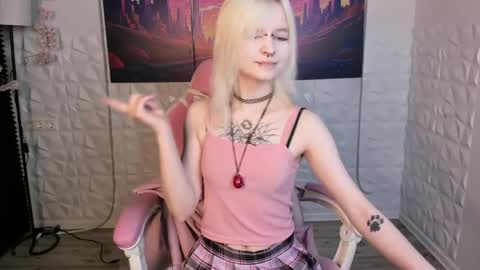 Mary online show from 06-07-26, 07:23