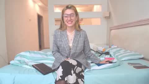 marya442004 online show from 10-04-25, 10:02