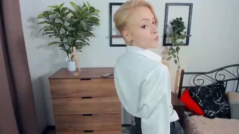Snapshot of marya_miracle chatting on 07-11-26, 07:27 Mara online show from 07-11-26, 07:27