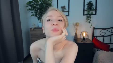Snapshot of marya_miracle chatting on 07-16-26, 07:31 Mara online show from 07-16-26, 07:31
