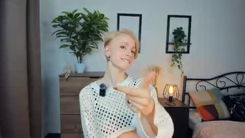 Snapshot of marya_miracle chatting on 07-17-26, 07:19 Mara online show from 07-17-26, 07:19