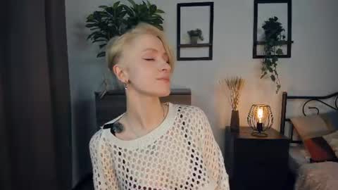 Snapshot of marya_miracle chatting on 07-18-26, 07:39 Mara online show from 07-18-26, 07:39