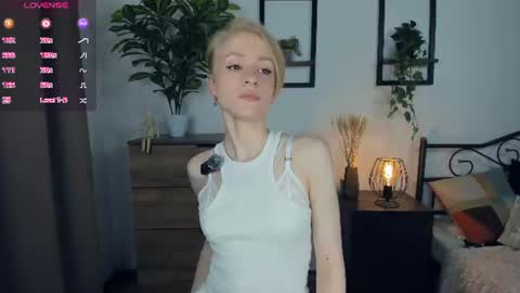 Snapshot of marya_miracle chatting on 07-23-26, 07:34 Mara online show from 07-23-26, 07:34