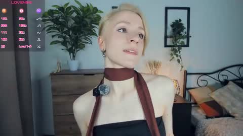 Snapshot of marya_miracle chatting on 07-25-26, 07:33 Mara online show from 07-25-26, 07:33