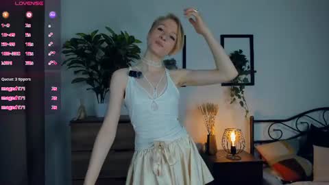 Snapshot of marya_miracle chatting on 07-30-26, 07:24 Mara online show from 07-30-26, 07:24