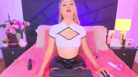 Snapshot of marydeniro chatting on 09-09-25, 08:41 online show from 09-09-25, 08:41