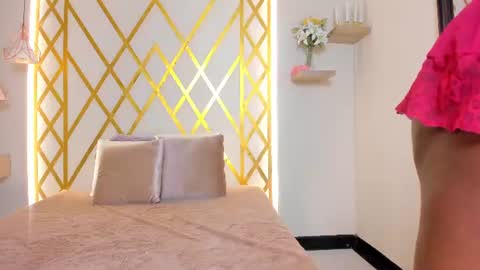 Snapshot of maryevans_ chatting on 06-22-26, 12:24 online show from 06-22-26, 12:24