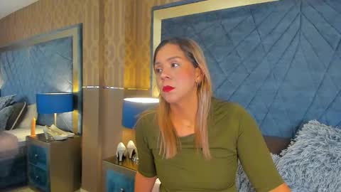 Snapshot of maryhawkey chatting on 01-12-26, 11:37 maryhawkey online show from 01-12-26, 11:37