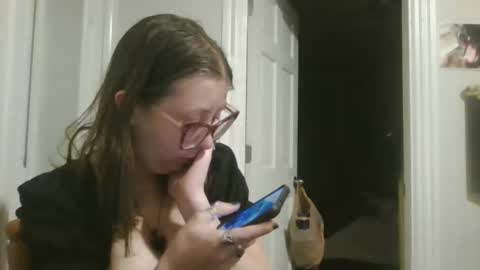 Snapshot of maryjaneflowers chatting on 12-19-24, 09:40 maryjaneflowers online show from 12-19-24, 09:40