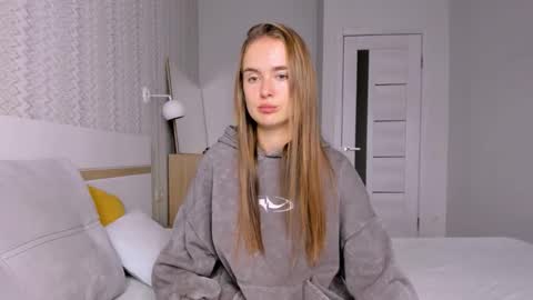 Mari online show from 11-12-25, 06:58