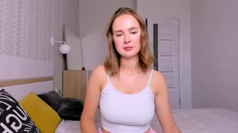 Mari online show from 07-31-26, 07:41