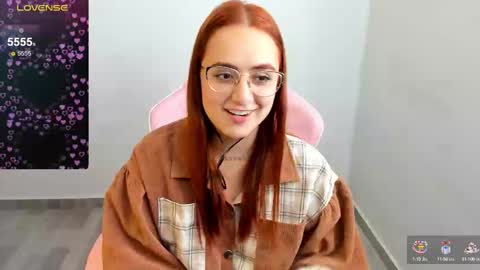 Snapshot of maryluna95 chatting on 12-14-24, 03:36 Dulce Maria online show from 12-14-24, 03:36