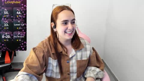 Snapshot of maryluna95 chatting on 01-04-25, 01:31 Dulce Maria online show from 01-04-25, 01:31