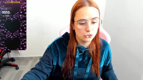 Snapshot of maryluna95 chatting on 01-06-25, 07:24 Dulce Maria online show from 01-06-25, 07:24