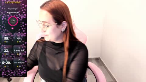 Snapshot of maryluna95 chatting on 01-29-25, 06:43 Dulce Maria online show from 01-29-25, 06:43