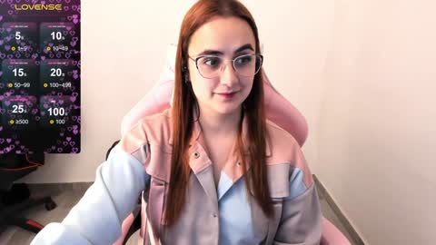 Snapshot of maryluna95 chatting on 01-30-25, 12:07 Dulce Maria online show from 01-30-25, 12:07