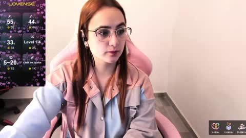 Snapshot of maryluna95 chatting on 01-30-25, 06:35 Dulce Maria online show from 01-30-25, 06:35