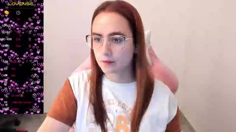 Snapshot of maryluna95 chatting on 02-10-25, 11:45 Dulce Maria online show from 02-10-25, 11:45