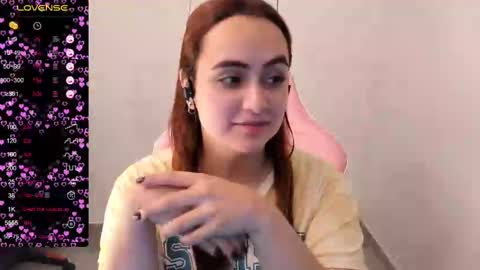 Snapshot of maryluna95 chatting on 02-27-25, 05:13 Dulce Maria online show from 02-27-25, 05:13