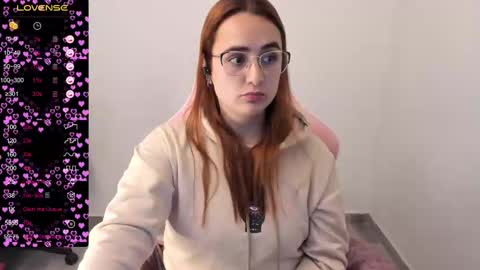 Snapshot of maryluna95 chatting on 03-04-25, 12:39 Dulce Maria online show from 03-04-25, 12:39