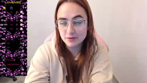Snapshot of maryluna95 chatting on 03-04-25, 06:47 Dulce Maria online show from 03-04-25, 06:47