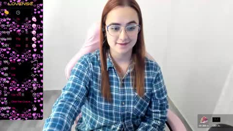 Snapshot of maryluna95 chatting on 03-05-25, 02:03 Dulce Maria online show from 03-05-25, 02:03