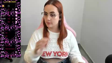 Snapshot of maryluna95 chatting on 03-06-25, 07:54 Dulce Maria online show from 03-06-25, 07:54