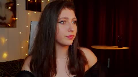 Snapshot of marymillerr chatting on 09-22-25, 12:40 Mary Miller online show from 09-22-25, 12:40