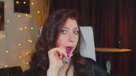 Snapshot of marymillerr chatting on 10-16-25, 06:25 Mary Miller online show from 10-16-25, 06:25