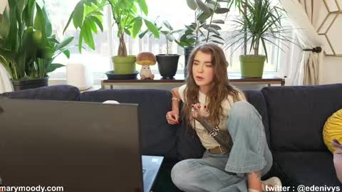Snapshot of marymoody chatting on 04-17-26, 11:08 Mary Moody online show from 04-17-26, 11:08