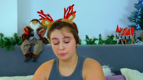 Snapshot of marymurrays chatting on 12-22-24, 06:37 MaryMurrays online show from 12-22-24, 06:37