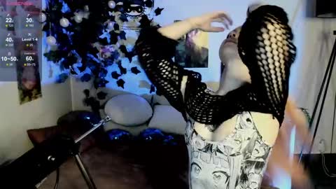 Snapshot of marynixoxo chatting on 02-23-25, 02:29 Mary x online show from 02-23-25, 02:29